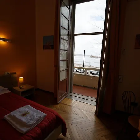 Teatro Sullo Stretto Apartment *